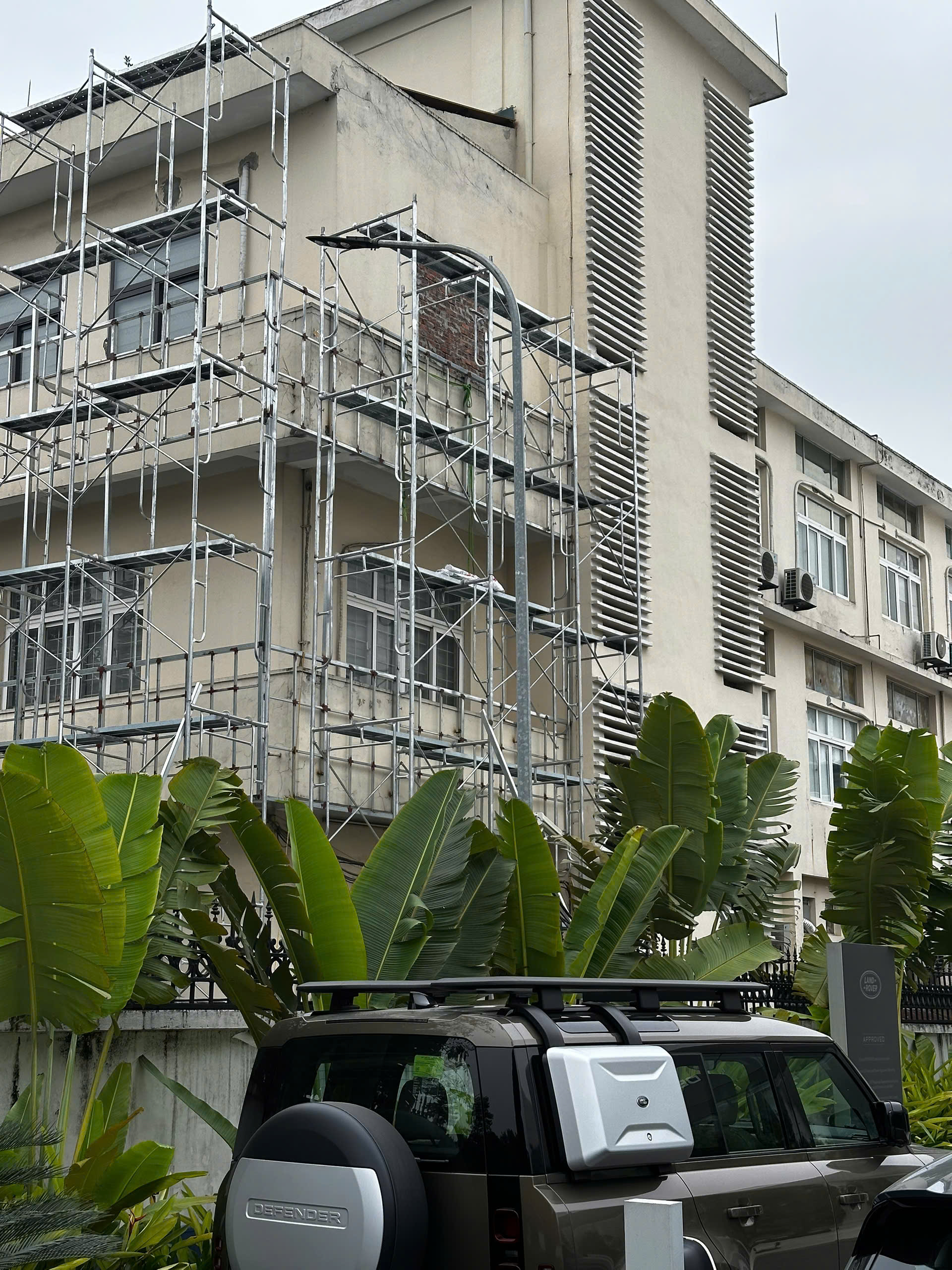 Thi Công Mặt Dựng Alu Chuyên Nghiệp Cho Tòa Nhà, Showroom